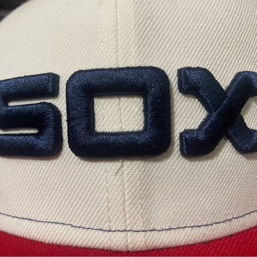 Chicago White Sox New Era baseball cap in great used condition, size 7.5 inches - Picture 2 of 6